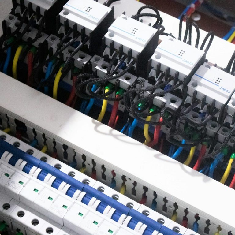 Professionelle Elektroinstallation